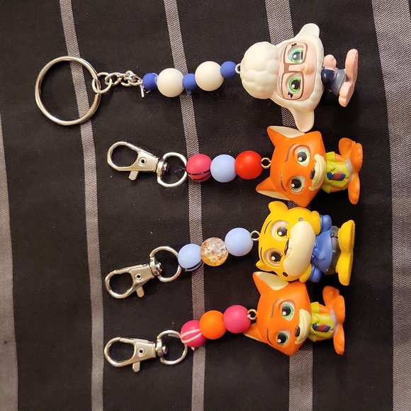Disney Keychains - Picture 1 of 1